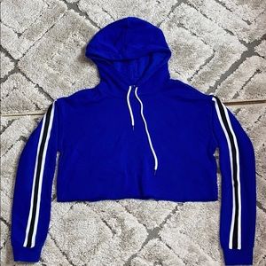 Cropped GARAGE Hoodie with sleeve detail!